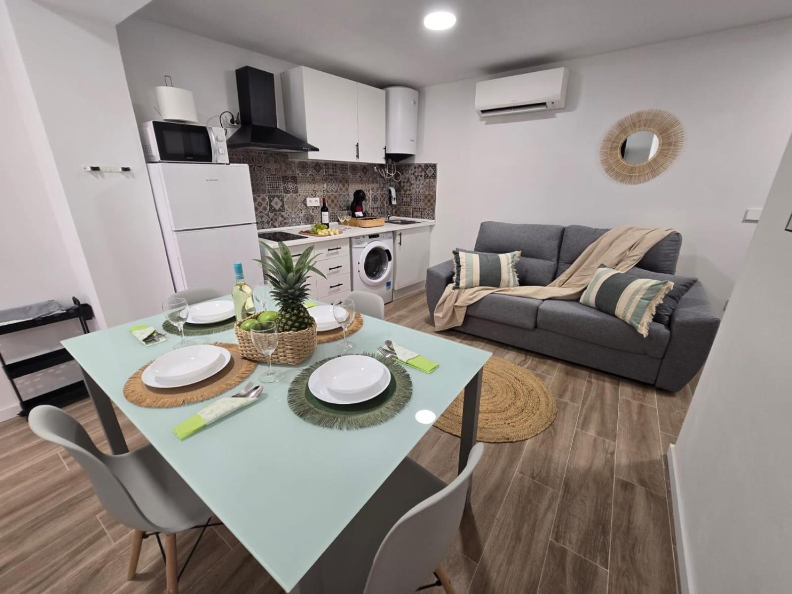 Suites Alameda Centro Levante بينايدورم المظهر الخارجي الصورة